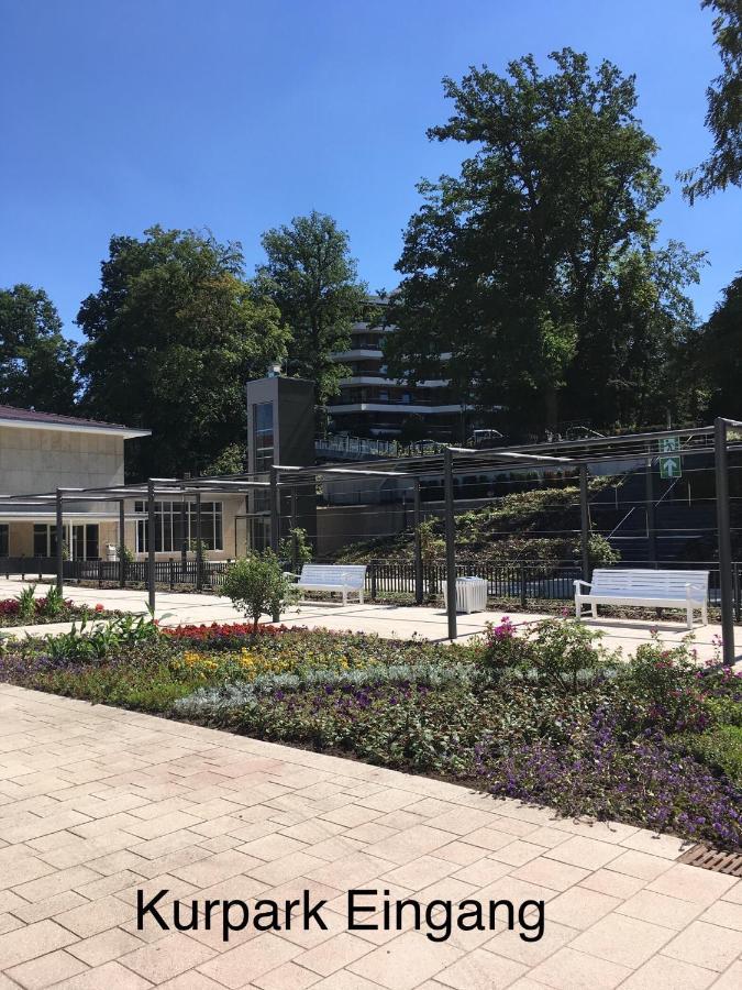 Appartementresidenz Am Kurpark - Ferienwohnungen Mit Pool & Sauna & Garage Bad Salzuflen Esterno foto